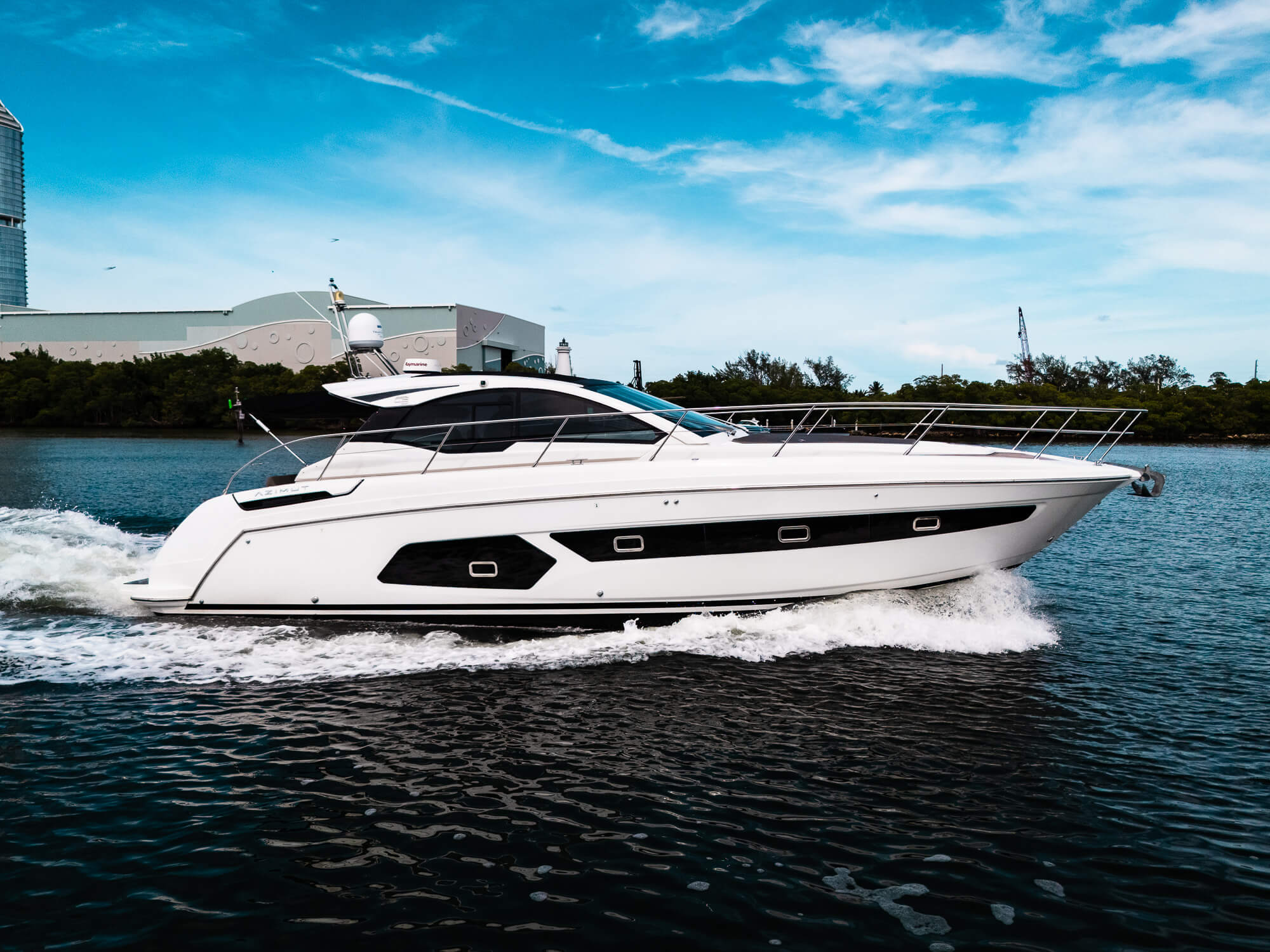 Yacht Photo 43